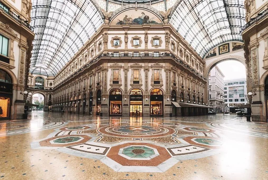 A Few Steps From The Duomo I Design Suite I Free Wifi Милан 0*,  Италия