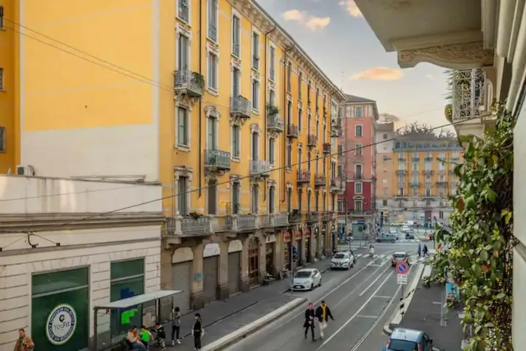 A Few Steps From The Duomo I Design Suite I Free Wifi Mediolan